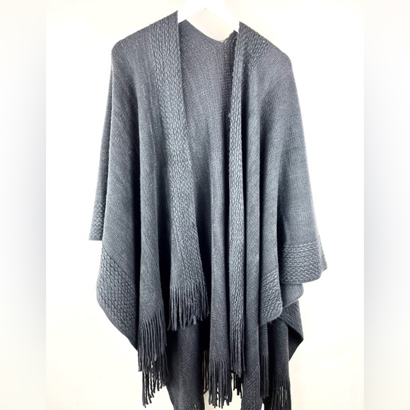 Gentle Fawn Philippa Grey Fringe Knit Poncho - Picture 1 of 11